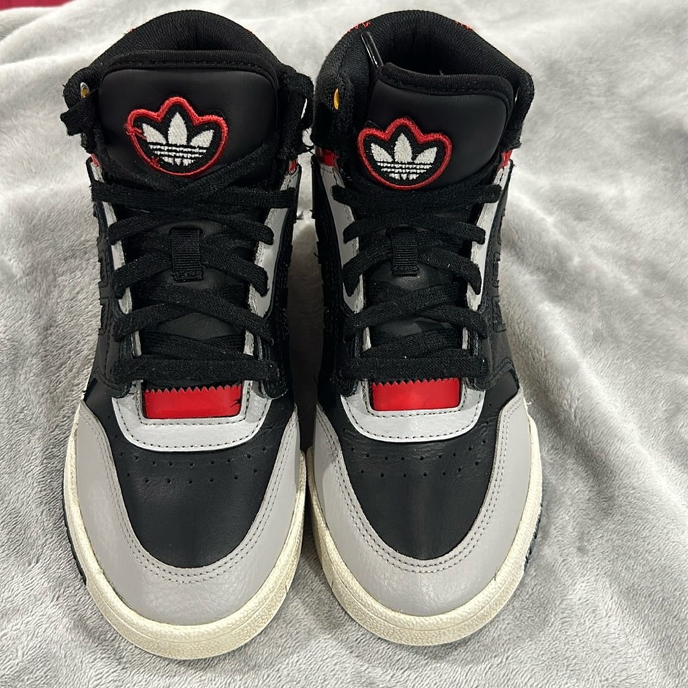 ❤️🖤EUC HIGHTOP ADIDAS ❤️🖤